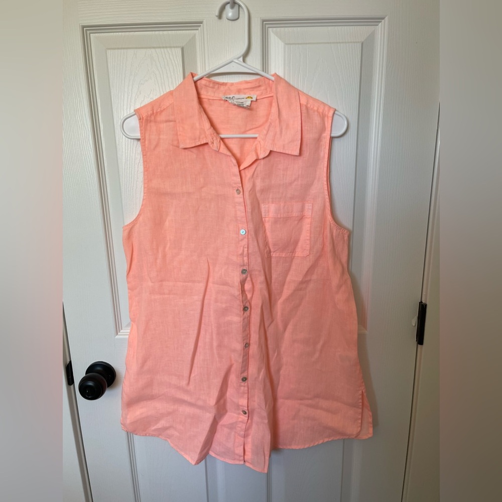 C&C California Coral Sleeveless Button-Up Blouse